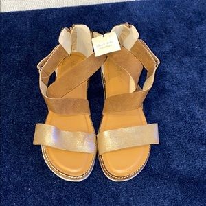 Brown and gold zip up sandals!